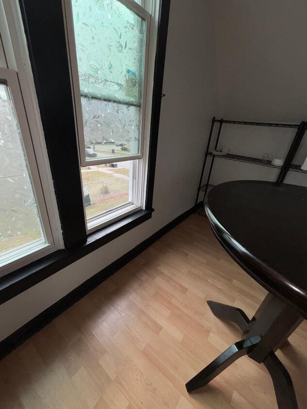 Foto del edificio - 520 Lawrence Ave