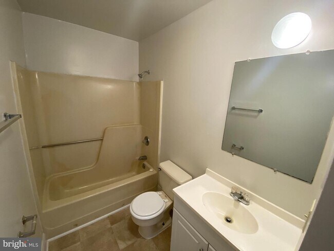 Foto del edificio - 5166 Heritage Dr