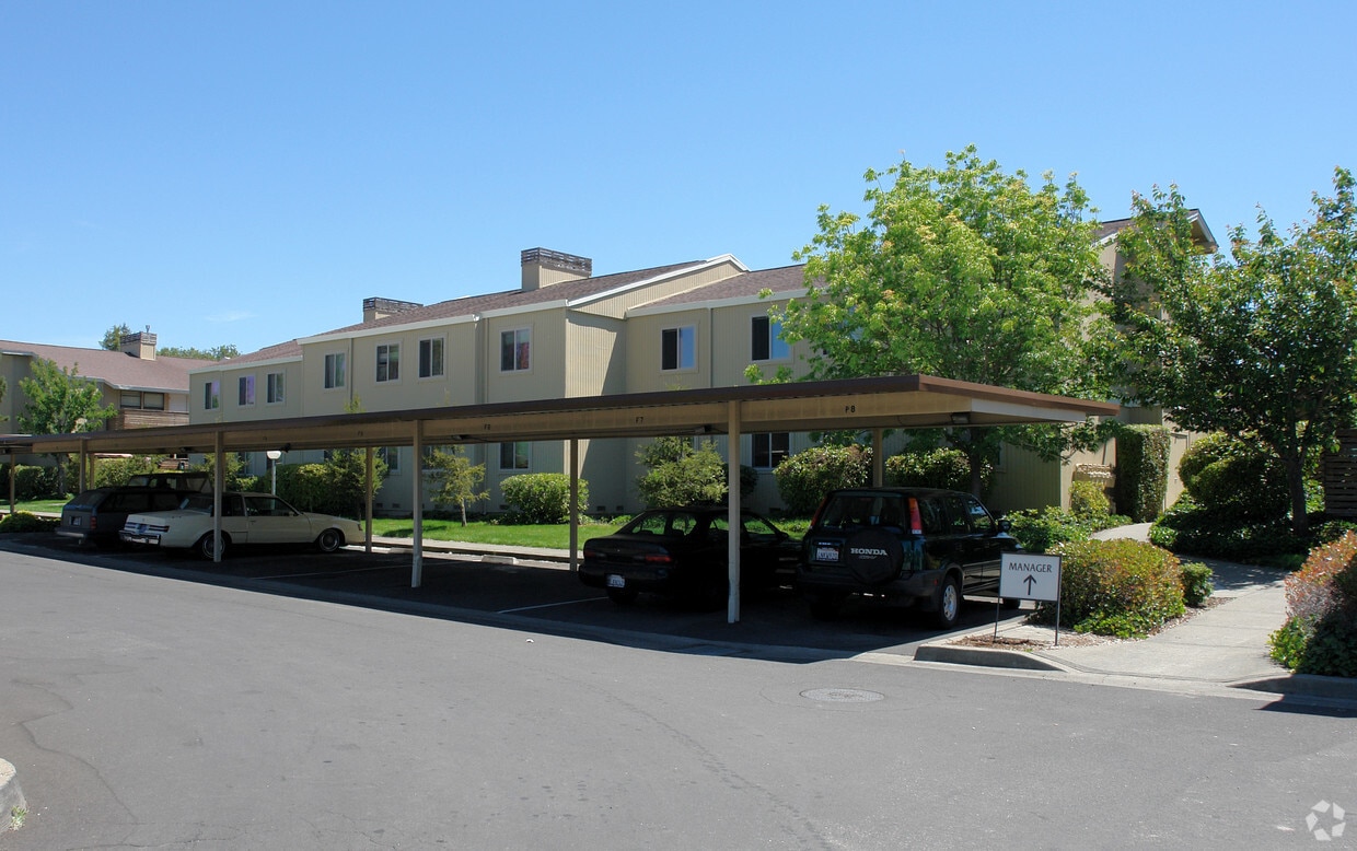 Building Photo - Meadowrock Apartments