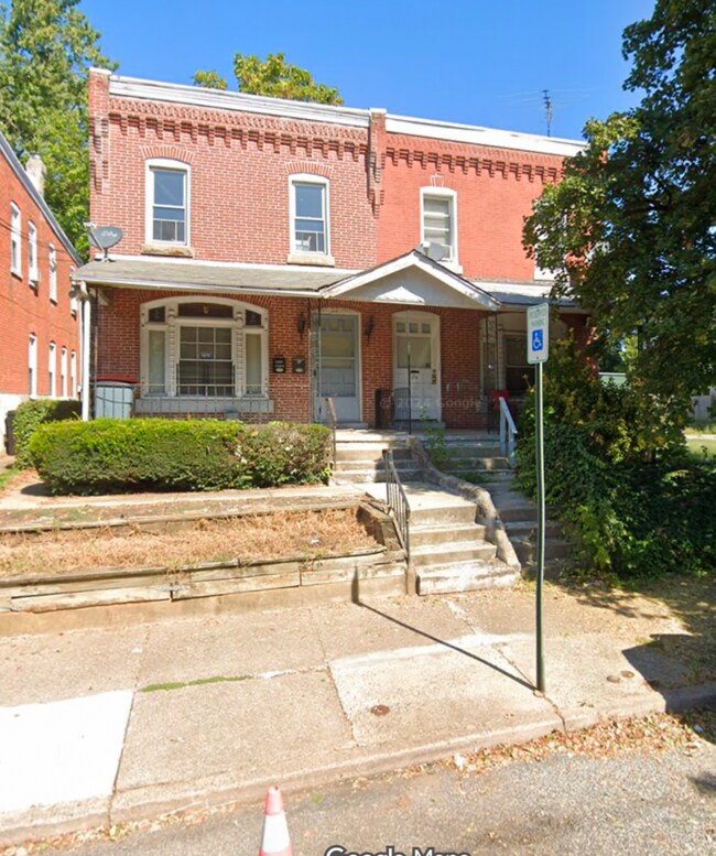 Building Photo - 24 E 18th St