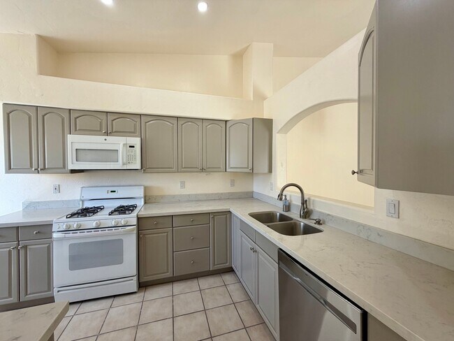 328 W Santa Barbara