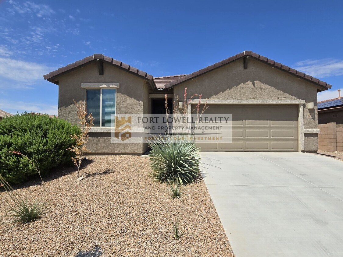 Foto principal - Modern 3 Bed / 2 Bath Home with Open Floor...