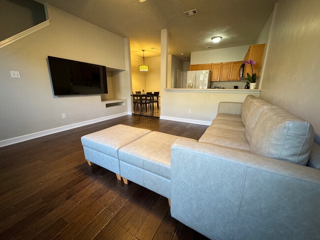 Building Photo - 3400 Old Bainbridge Rd