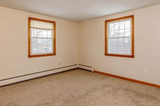 Foto del edificio - 90 Ridgewood Ln