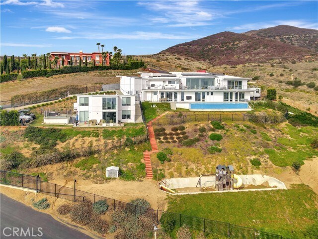 Building Photo - 28405 Via Acero St