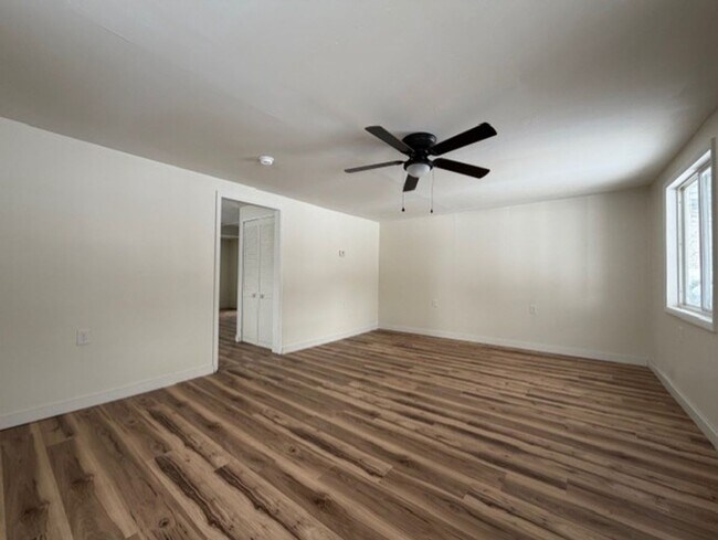 Foto del edificio - 2 Bed 1 Bath Single Family Home Available in Fairborn