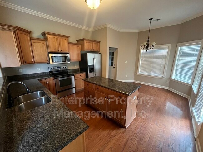 Foto del edificio - 6880 Lagrange Pines Rd
