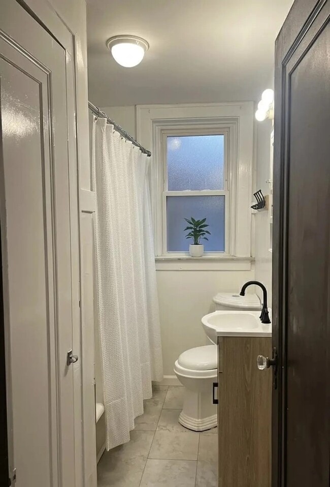 Foto del edificio - 1040 Art Hill Pl