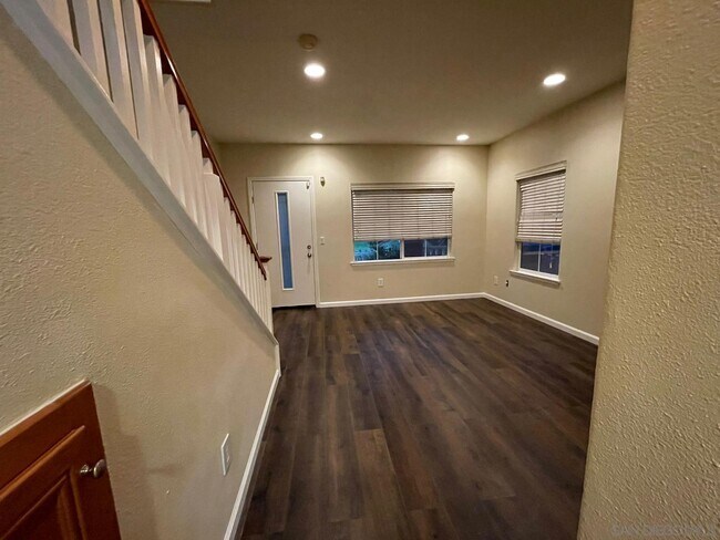 Building Photo - 1565 S Escondido Blvd