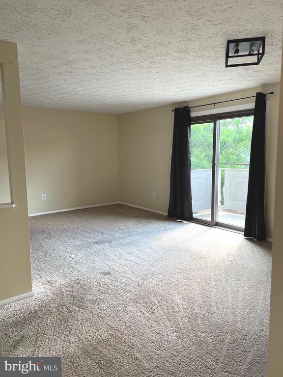 Building Photo - 8357 Claremont Woods Dr