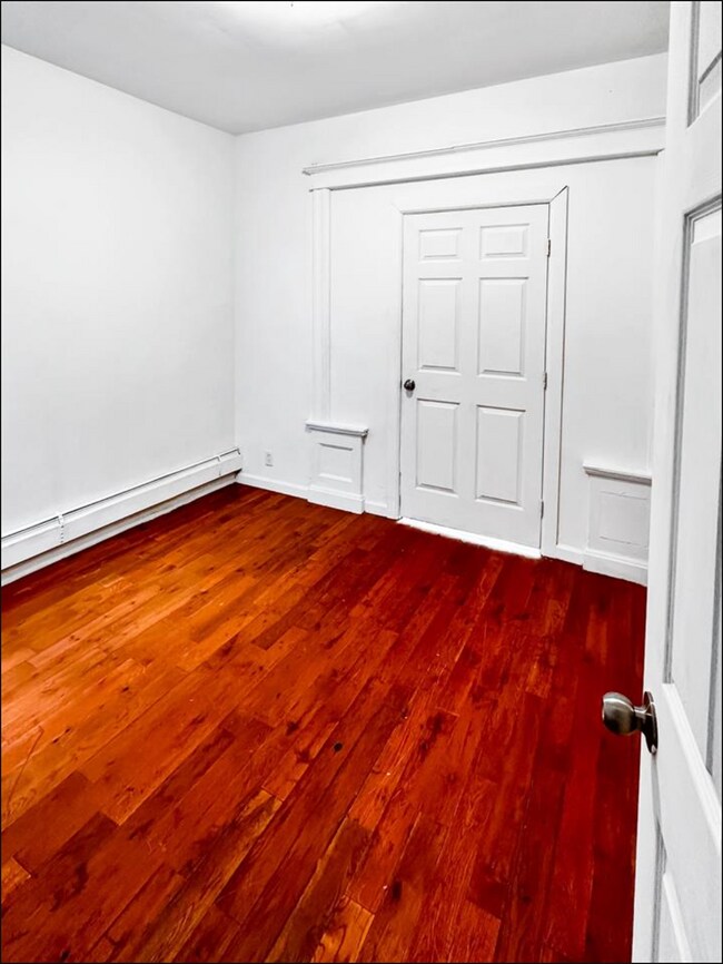 Foto del edificio - 196 Duncan Ave