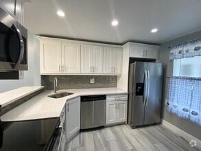 Building Photo - 5980 NW 64th Ave