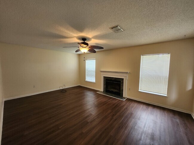 Foto del edificio - Overland Park - Spacious - NAS Jacksonville