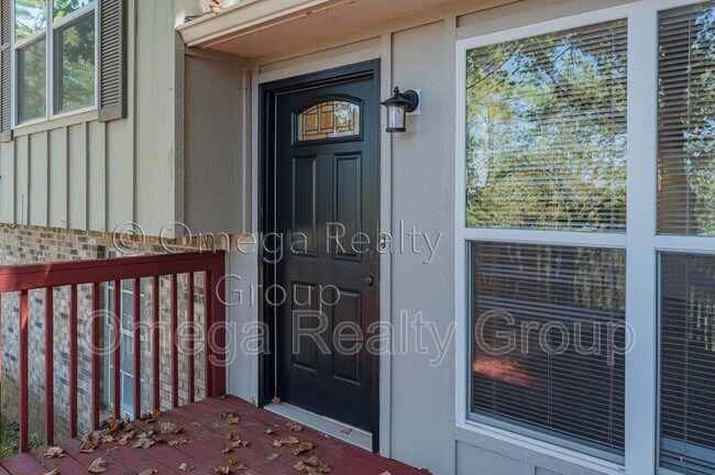 Building Photo - 1304 Newton Cir