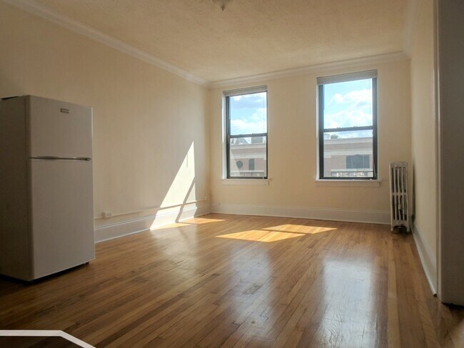 Foto del edificio - 2737 N Spaulding Ave