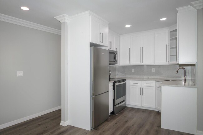 Building Photo - 105 Overton Ave