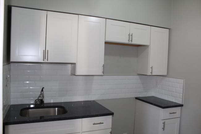 Building Photo - 827 S 48th St
