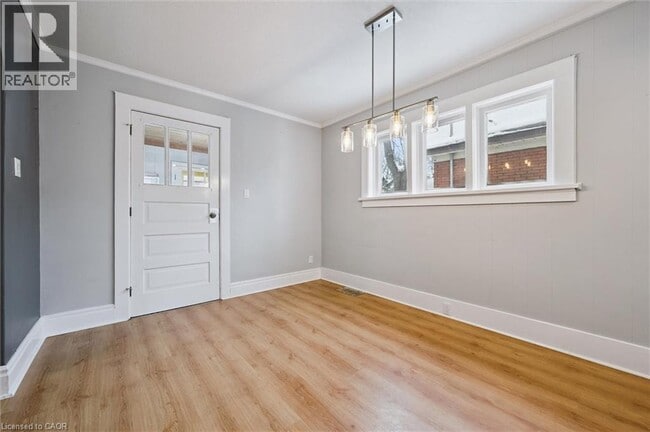 Building Photo - 70 George St