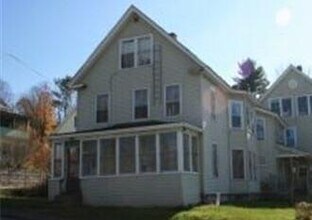 Building Photo - 37 Maple St