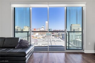 Building Photo - 150 S Las Vegas Blvd