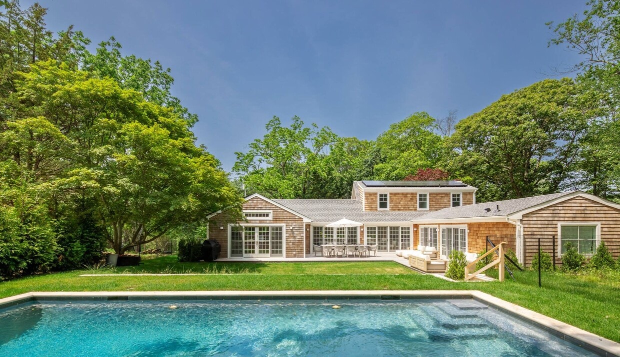 Foto principal - 5 Dogwood Ave