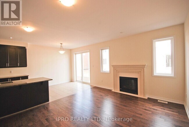Building Photo - 83 Orchardcroft Rd