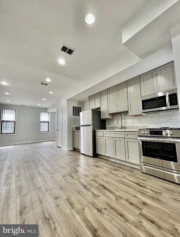 Building Photo - 2105 E Huntingdon St