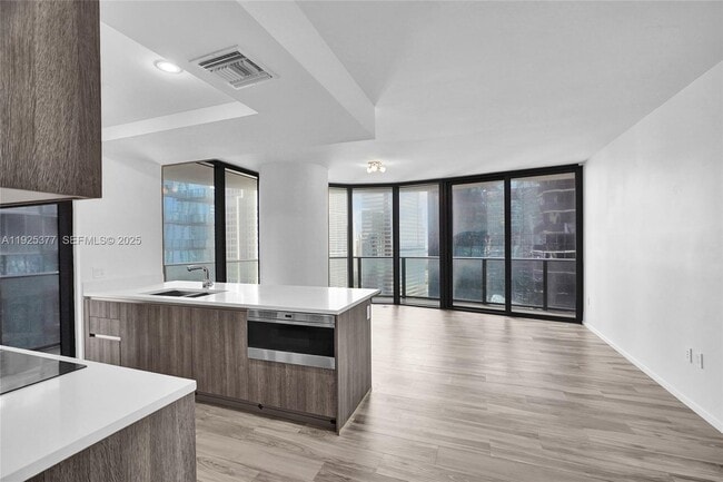 Building Photo - 801 S Miami Ave