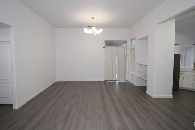 Building Photo - 2232 Golden Ave