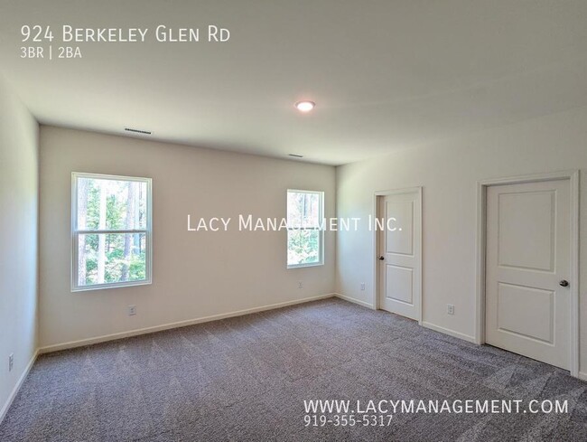 Building Photo - 924 Berkeley Glen Rd