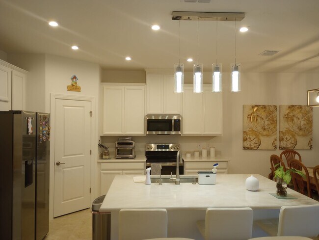 Building Photo - 621 San Augusto Dr