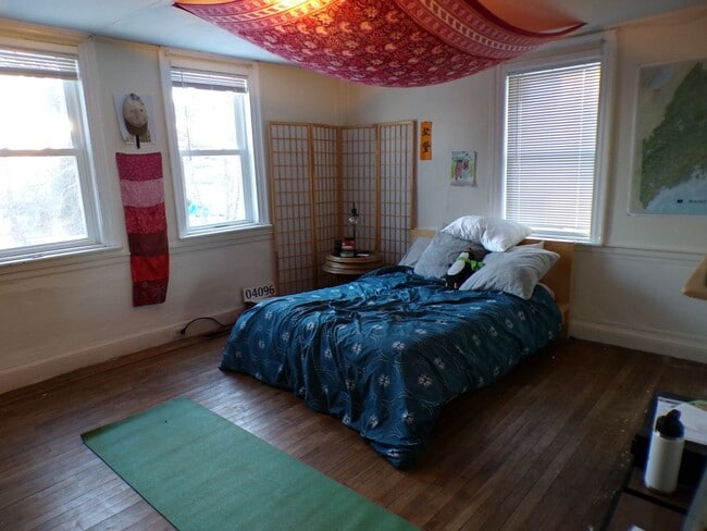 Building Photo - 74 N Main Ave