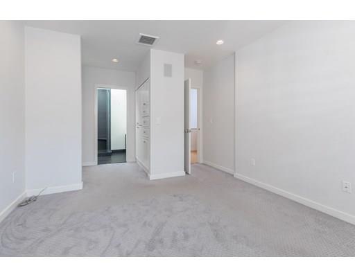 Building Photo - 167 Marlborough St