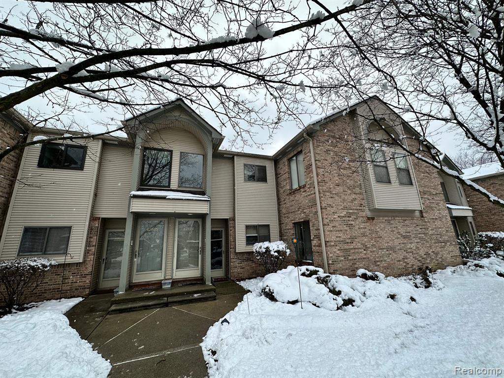 42819 Lilley Pointe Dr, Canton, MI 48187 Condo for Rent in Canton, MI