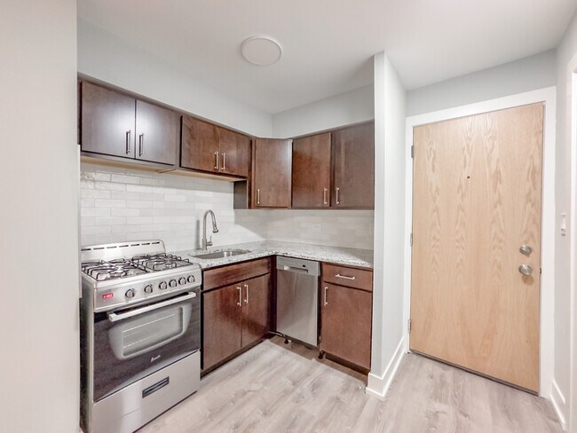 Building Photo - 448 W Barry