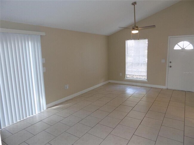 Building Photo - 2698 Kavalier Dr