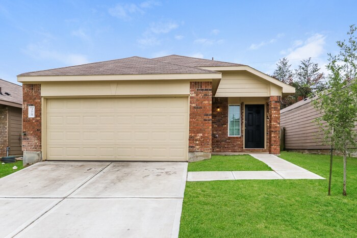 Primary Photo - Oakwood Forest - 2068 Oakwood Forest Drive...