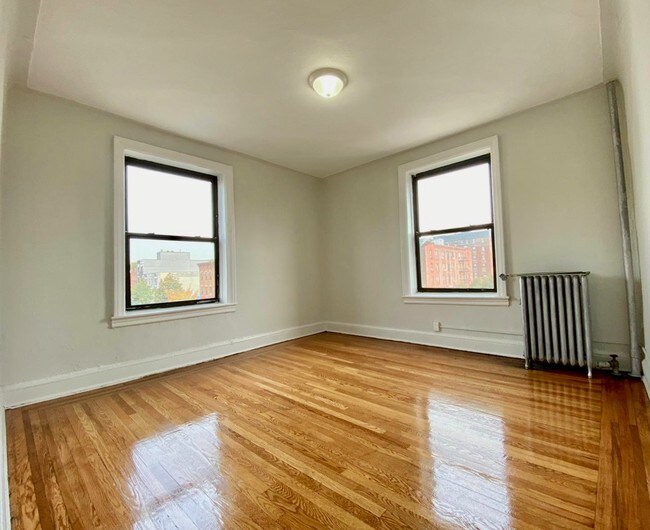 Foto del edificio - 2620 Beverley Rd