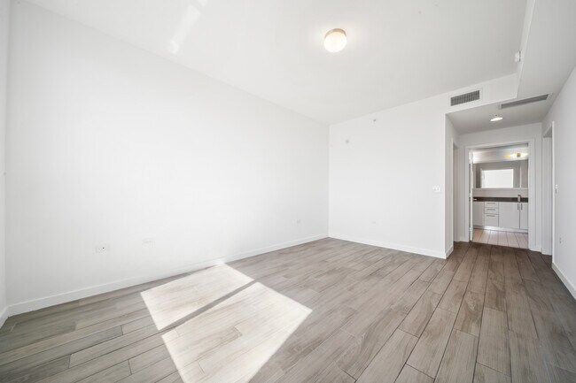 Foto del edificio - 999 SW 1st Ave