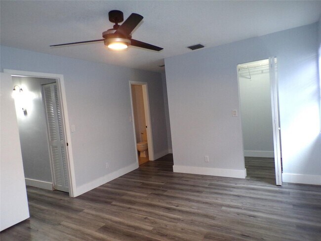 Foto del edificio - 2180 Bayberry Dr