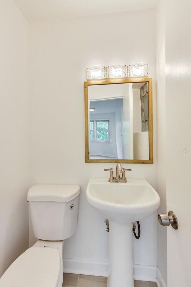 Foto del edificio - 3333 Church St