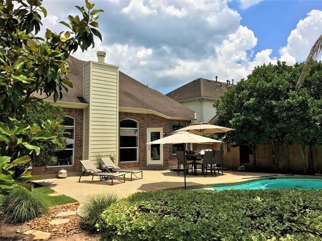 Building Photo - 6415 Holden Mills Dr