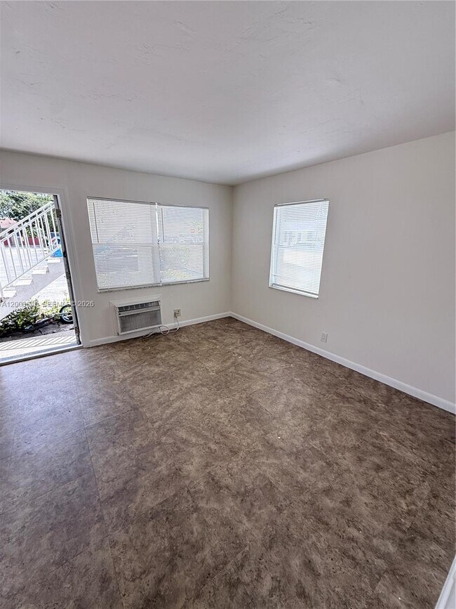 Foto del edificio - 801 N H St