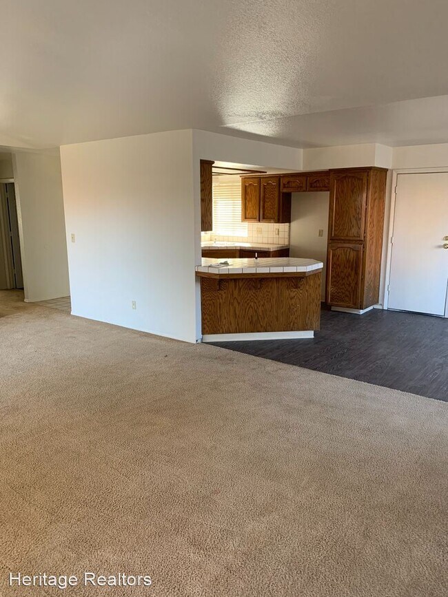 Building Photo - 3 br, 2 bath House - 1090 Cherry Ln