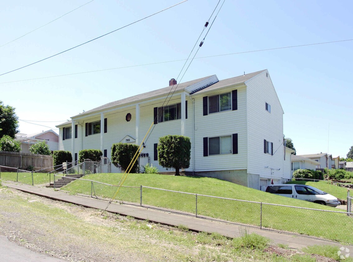Building Photo - 7931 N Kerby Ave