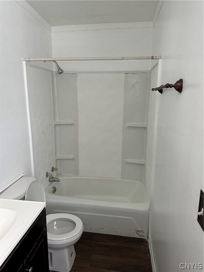 Foto del edificio - 705 N James St