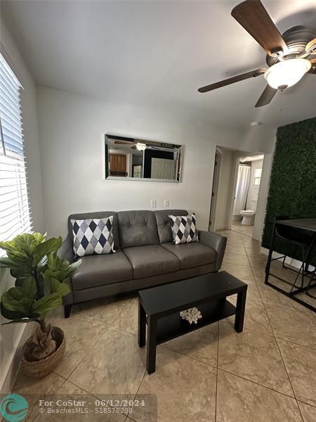 Foto del edificio - 2703 NE 6th Ln
