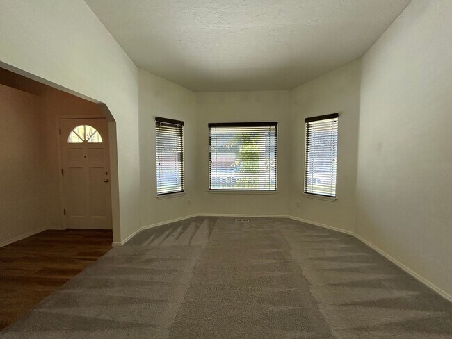 Foto del edificio - Charming Single-Level Home in Eagle with 3 Bedrooms and 2 Bathrooms! | $600 OFF FIRST MONTH'S RENT!!