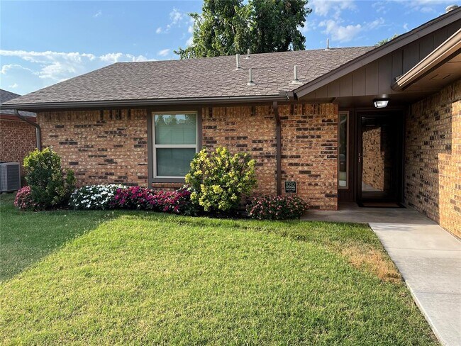 Foto del edificio - 512 Cypress Dr