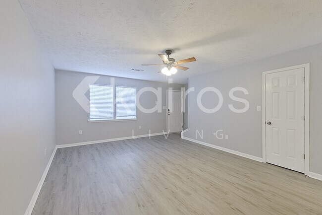 Foto del edificio - 160 Deer Pkwy